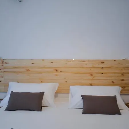 Bed & Breakfast Yourhouse S.raffaele 2 *