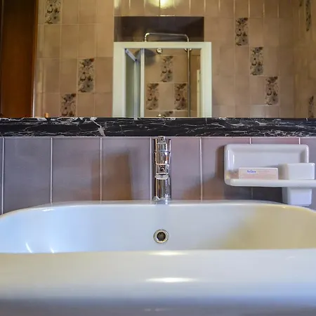 Yourhouse S.raffaele 2 * Milan