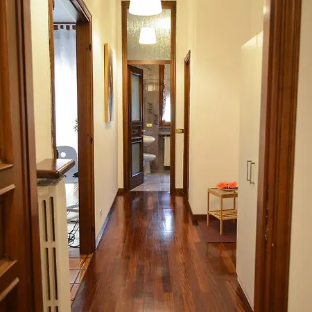 Yourhouse S.raffaele 2 Bed & Breakfast Milan