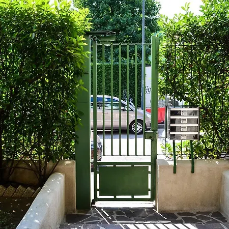 Yourhouse S.raffaele 2 Bed & Breakfast
